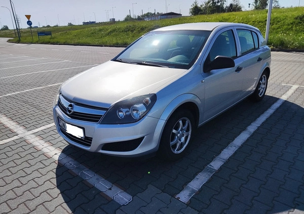 Opel Astra cena 15800 przebieg: 230500, rok produkcji 2011 z Wrocław małe 22